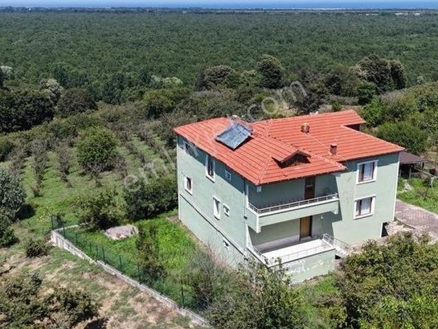 Üçoluk Mahallesi, Karasu içerisinde satılık Villa