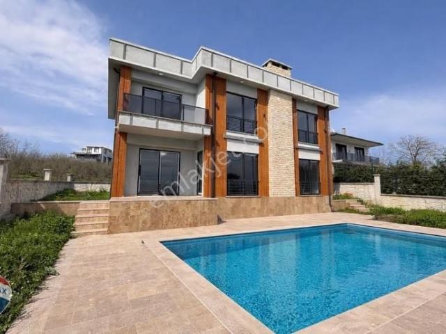 Kaynarca, Sakarya içerisinde satılık Villa