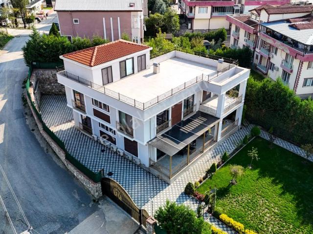 Göl, Sapanca içerisinde satılık Villa