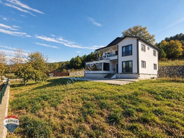 Akarca, Söğütlü içerisinde satılık Villa