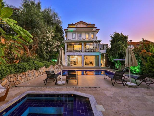 Ölüdeniz Mahallesi, Fethiye içerisinde satılık Villa