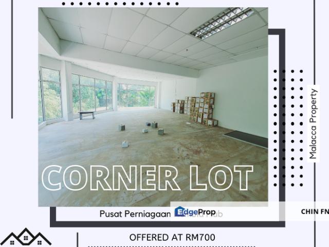 Shop for rent in Rembia, Malaka