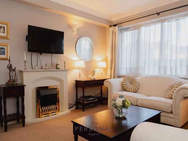 Apartment for rent in Stoneleigh, Ewell