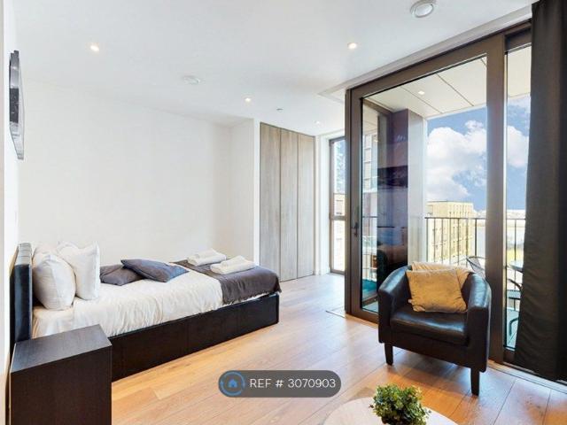 Studio for rent in Royal Borough of Greenwich, Greater London