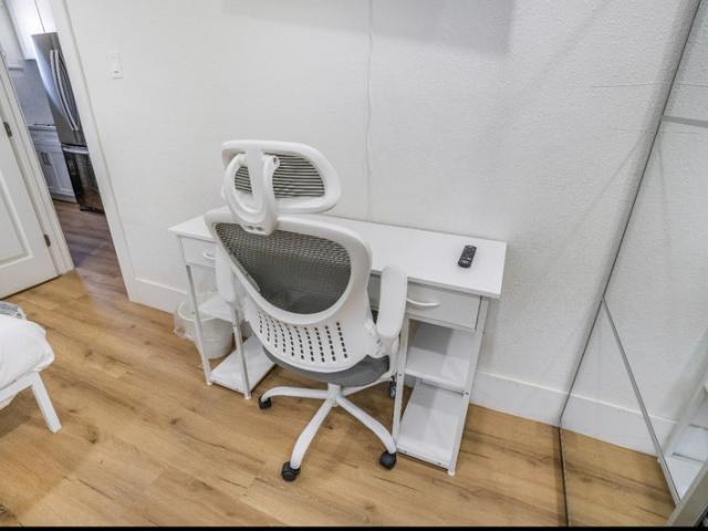 Room for rent in California