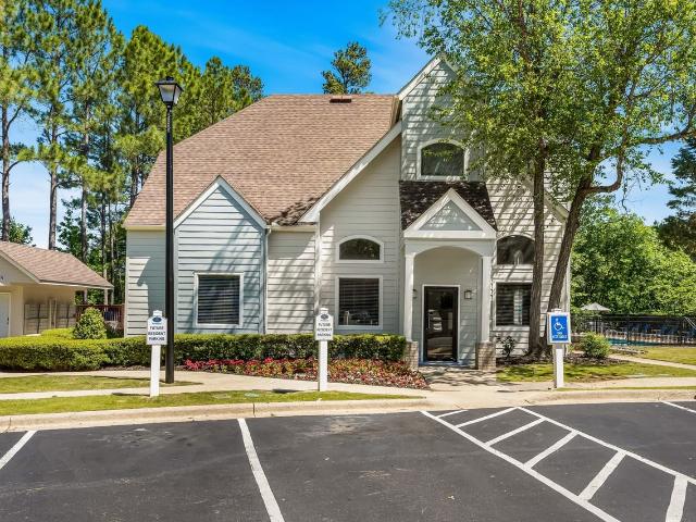 Apartment for rent in Hoover, Alabama