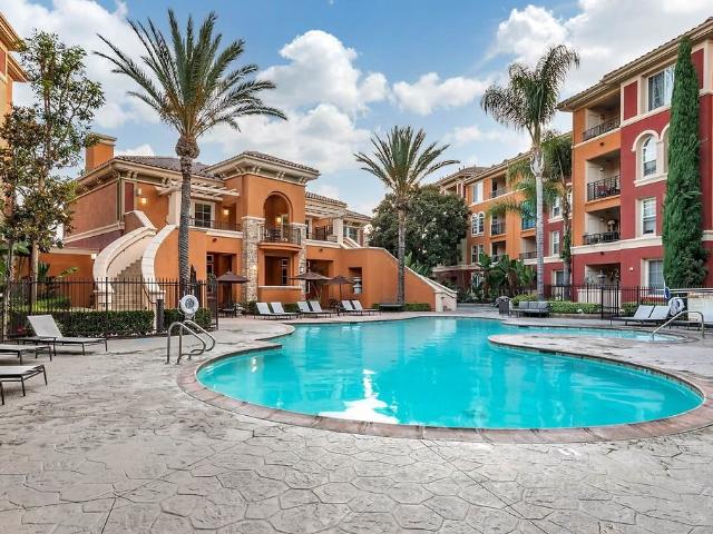Apartment for rent in Orange, California