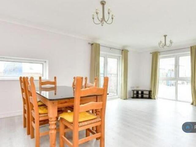 House for rent in Sutton Green, Woking