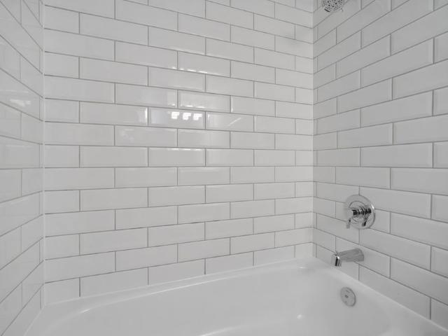 Apartment for rent in Cariboo, Coquitlam