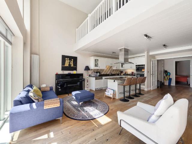 Apartment for rent in East Greenwich, Greater London