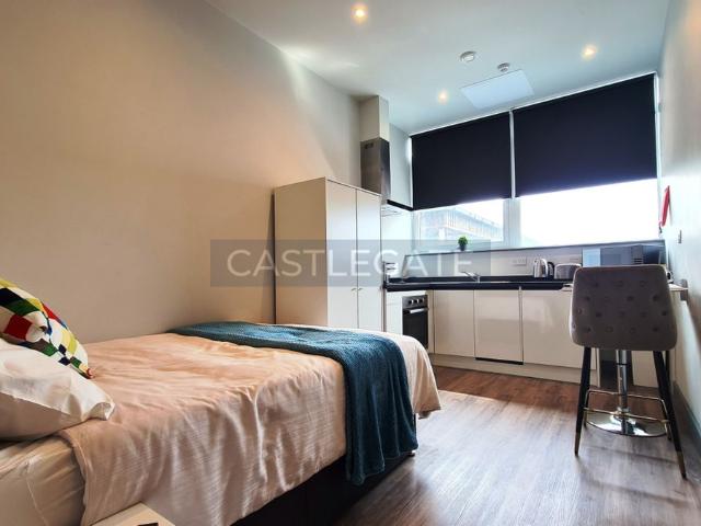 Studio for rent in Huddersfield, West Yorkshire
