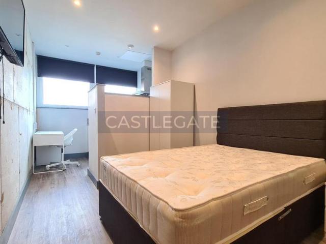 Apartment for rent in Folly Hall, Kirklees