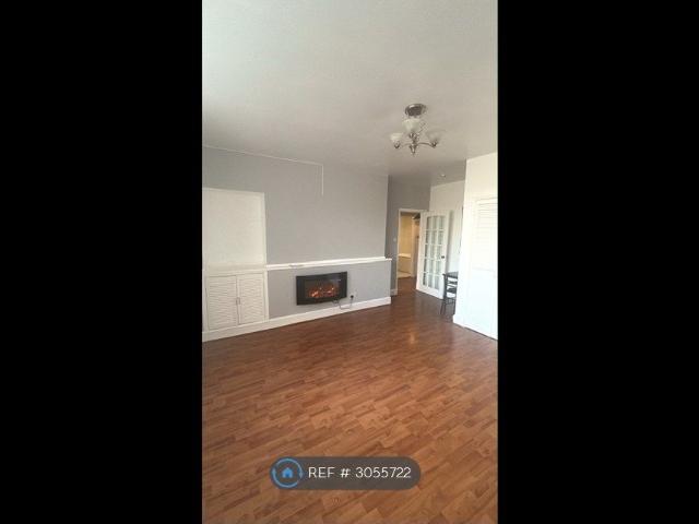 Apartment for rent in Ferry Village, Renfrew