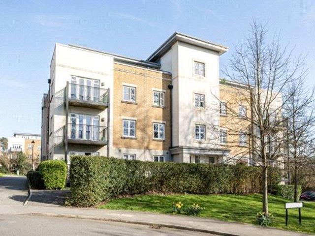 Apartment for rent in Perryfields, West Sussex