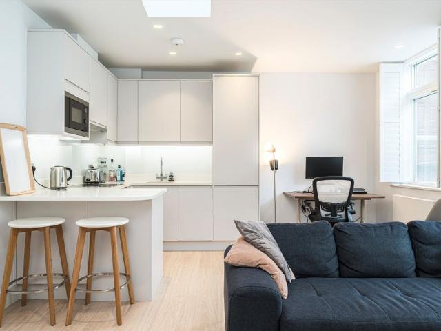 Apartment for rent in Kennington, Greater London