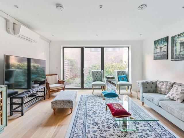 House for rent in East Greenwich, Greater London