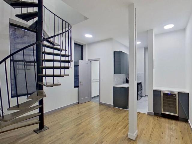 Room for rent in Arverne, New York