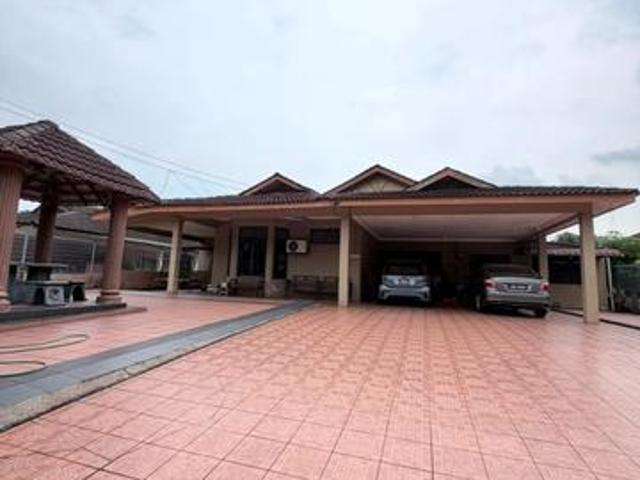 Bungalow for sale in Kajang, Langat