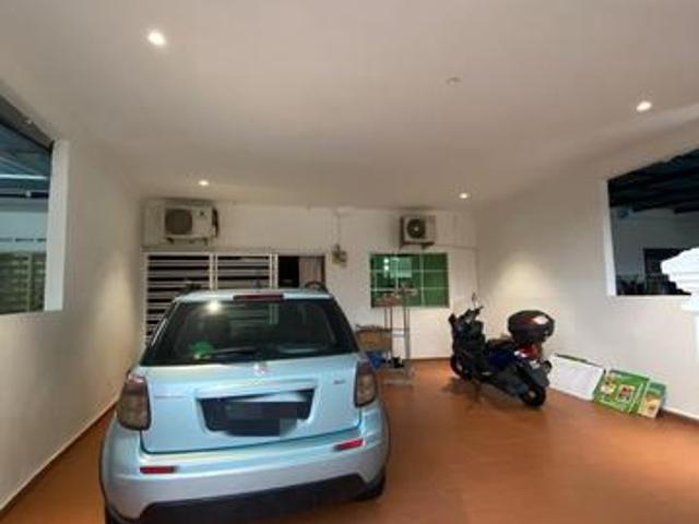 Terraced House for sale in Malaka