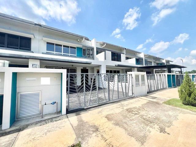 Terraced House for sale in Tanjong Sepat, Selangor