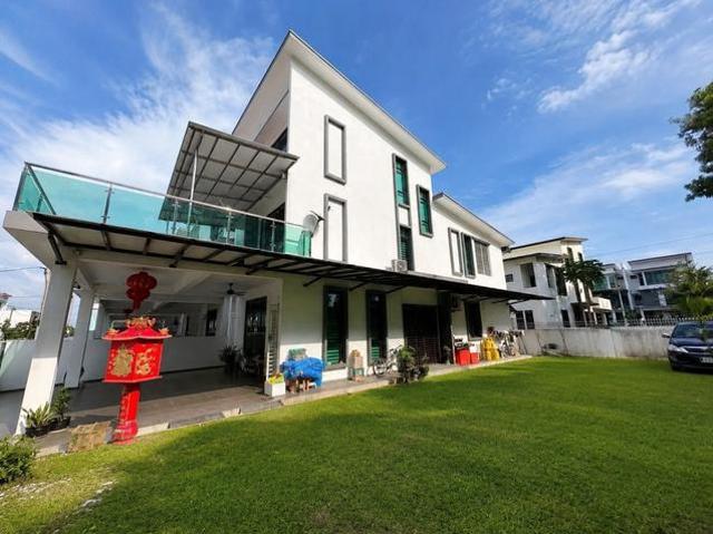 Terraced House for sale in Malaka