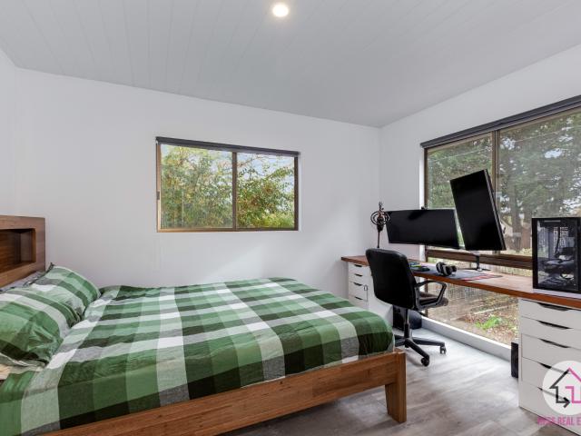 House for sale in Waterford Park, Victoria