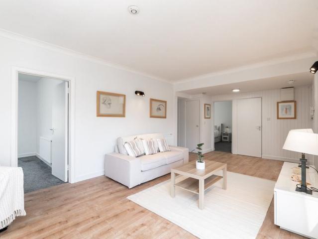 Apartment to rent in Bluebell, North Tipperary