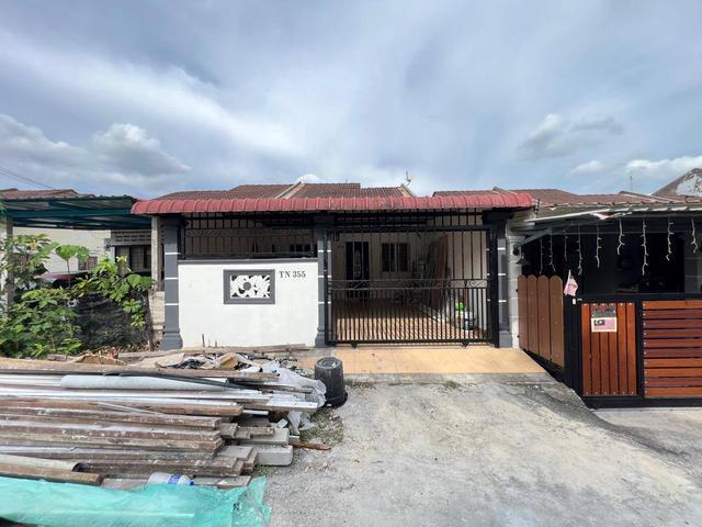 Terraced House for sale in Malaka