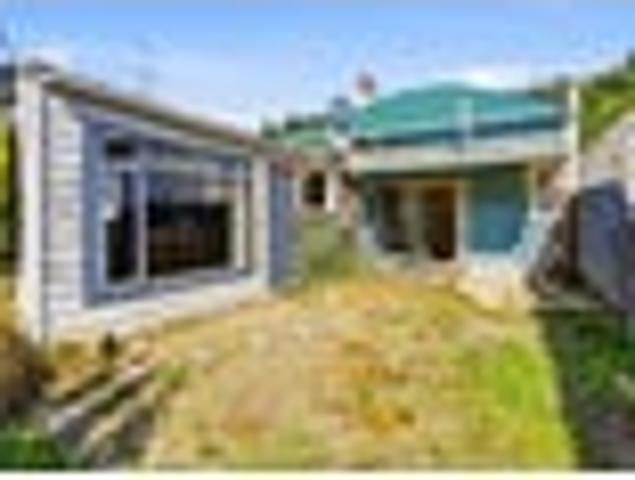 House for sale in Otakou