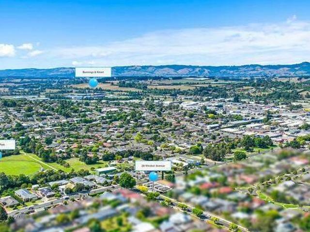 House for sale in Victoria