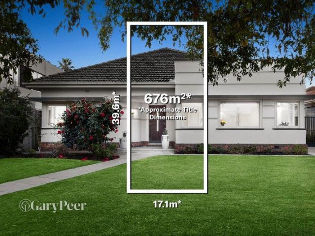 House for sale in Caulfield North