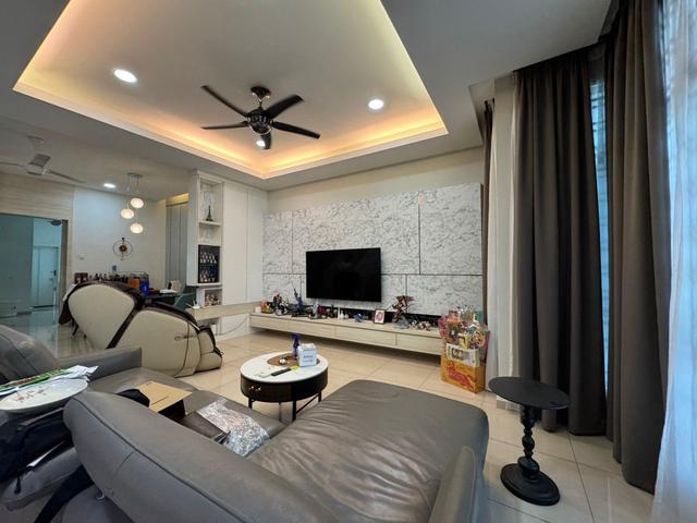 Terraced House for sale in Malaka