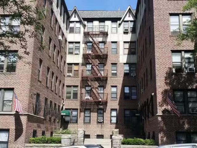 Condo for rent in Astoria