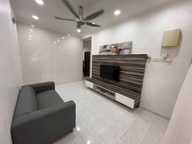 Terraced House for sale in Malaka