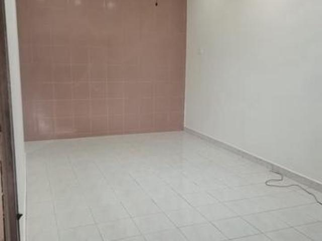 Terraced House for sale in Malaka