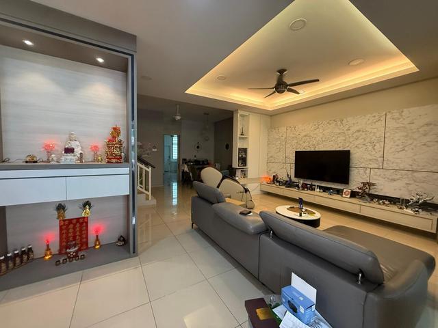 Terraced House for sale in Malaka