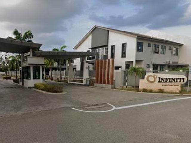 Terraced House for sale in Malaka