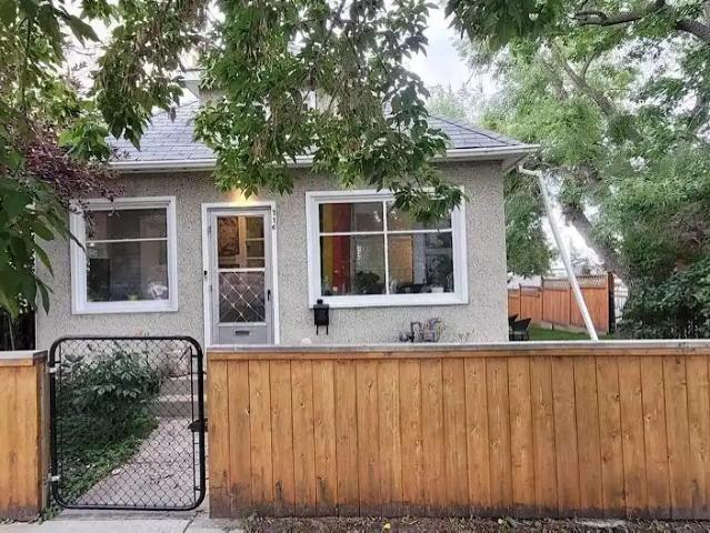 House for rent in Renfrew, Calgary
