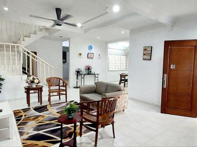 House for sale in Malaka