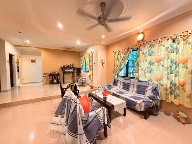 Residential House for sale in Malaka
