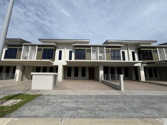 Terraced House for sale in Tanjong Sepat, Selangor