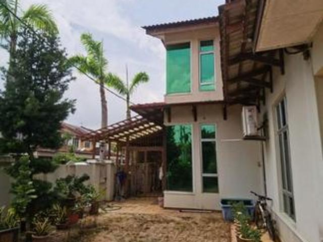 Terraced House for sale in Malaka
