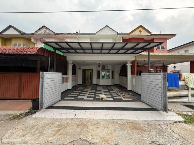 Terraced House for sale in Langat, Selangor