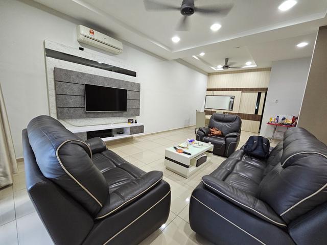 Terraced House for sale in Malaka