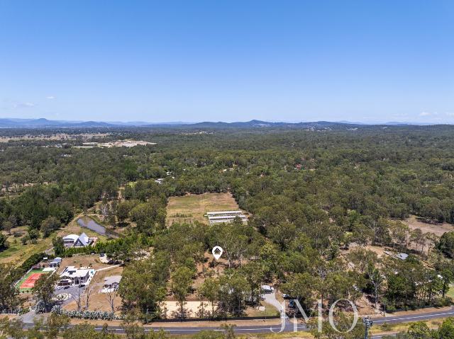 Cottage for sale in Tamborine, Queensland