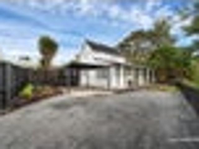 House for sale in Oratia, Oroua County