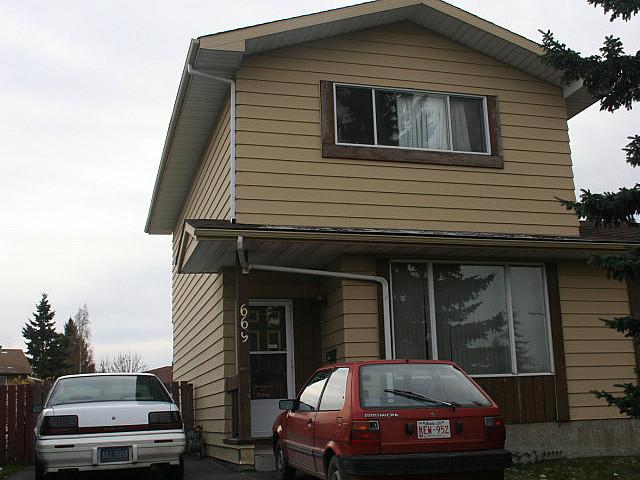 Duplex for rent in Northwest, Alberta
