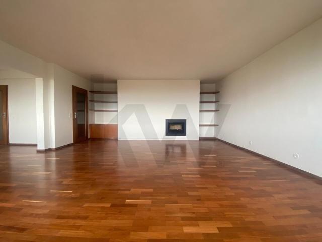 Apartamento alugar em Porto, Aldoar