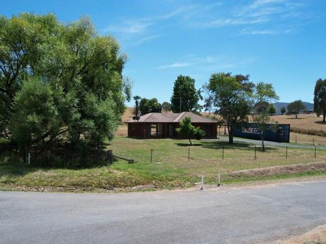 Cottage for sale in Munderoo, New South Wales