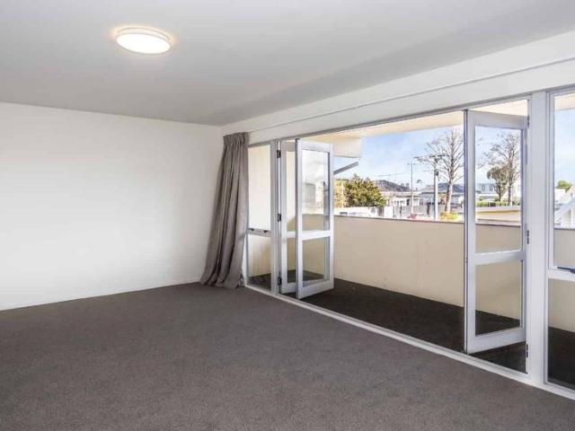 Townhouse for rent in Heathcote, Canterbury